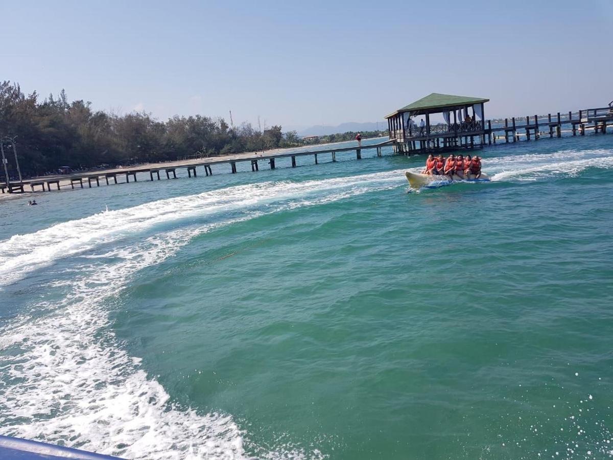 La Ensenada Beach Resort Tela Bagian luar foto