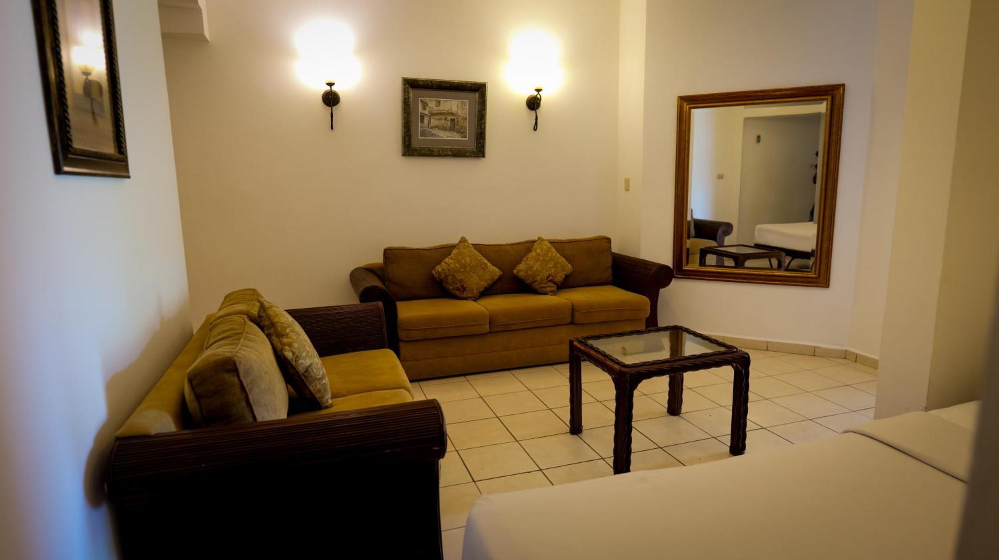 La Ensenada Beach Resort Tela Bagian luar foto